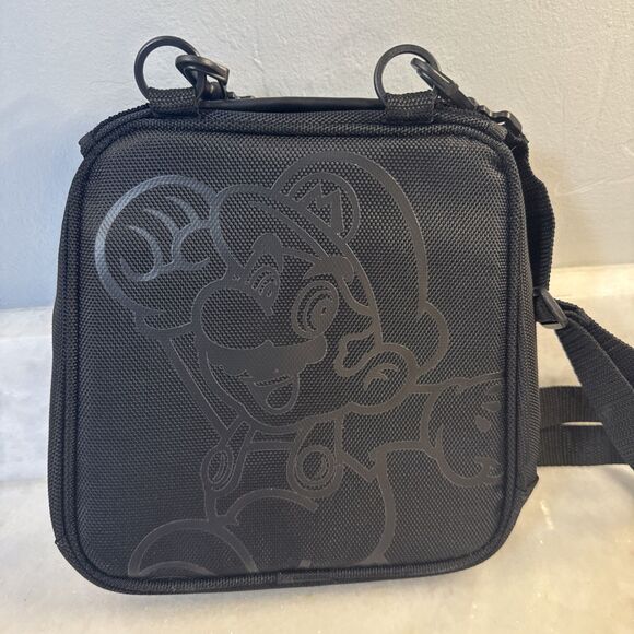 Nintendo 3DS Super Mario Black Universal Transporter Case - Picture 1 of 16